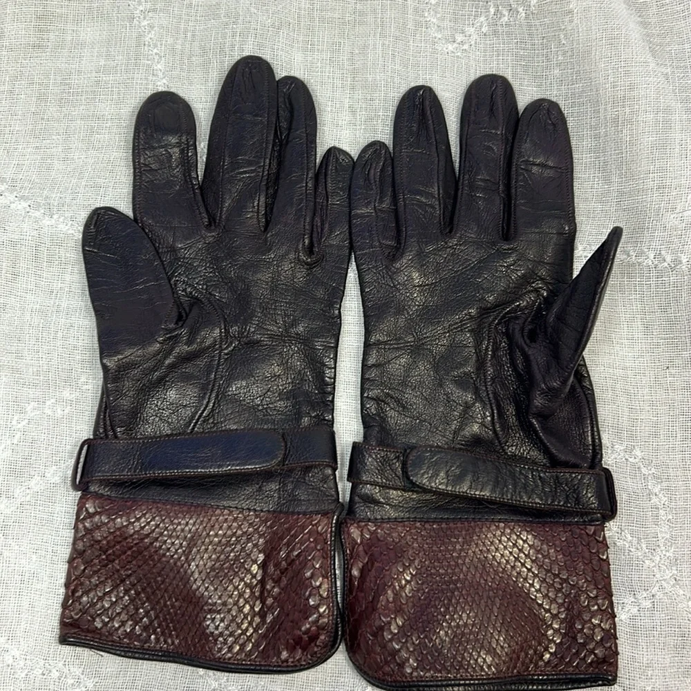 Handmade snake skin and natural leather soft buttery gloves